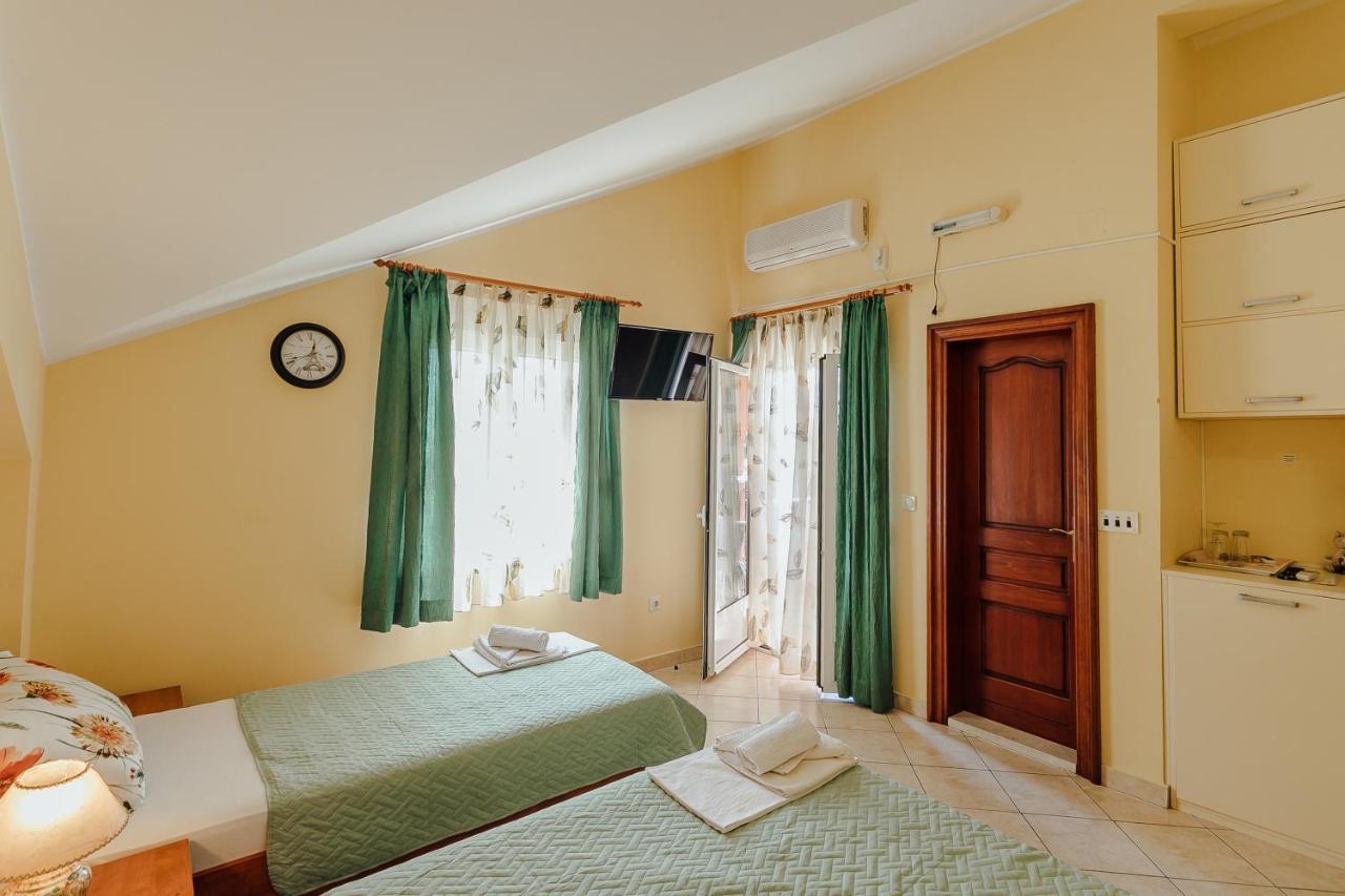 Guest House Villa Zivanovic Herceg Novi Buitenkant foto