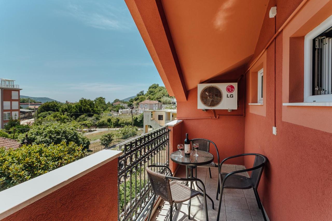 Guest House Villa Zivanovic Herceg Novi Buitenkant foto