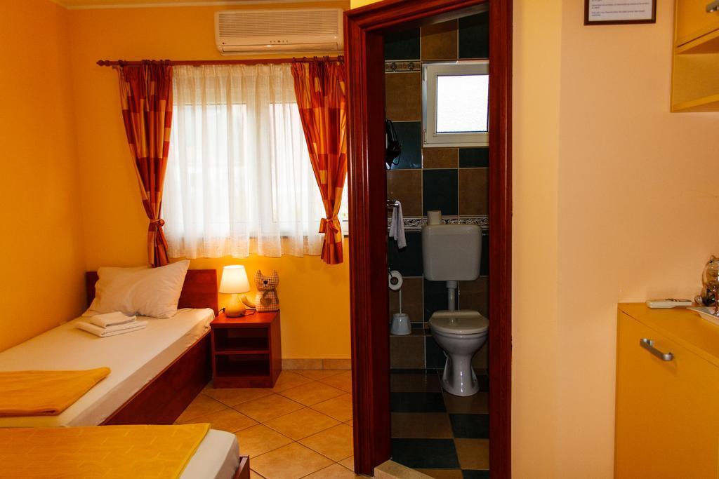 Guest House Villa Zivanovic Herceg Novi Buitenkant foto