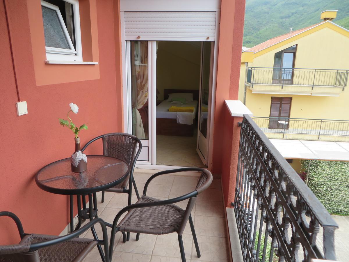 Guest House Villa Zivanovic Herceg Novi Buitenkant foto