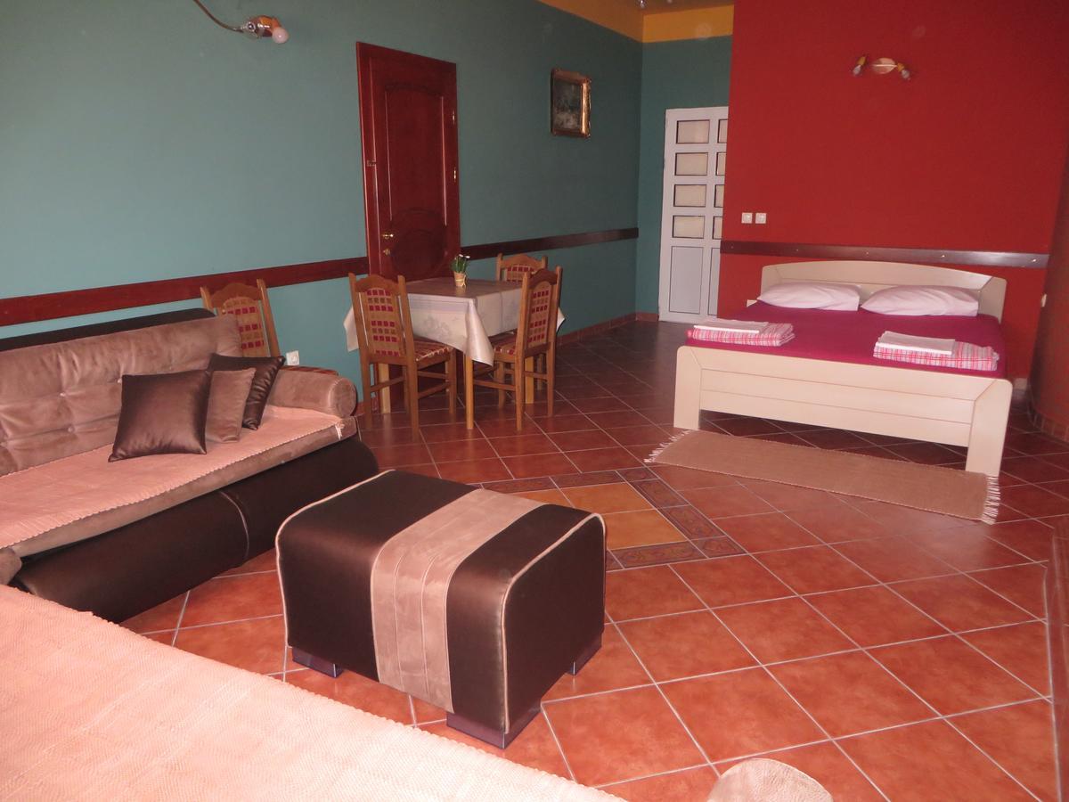 Guest House Villa Zivanovic Herceg Novi Buitenkant foto