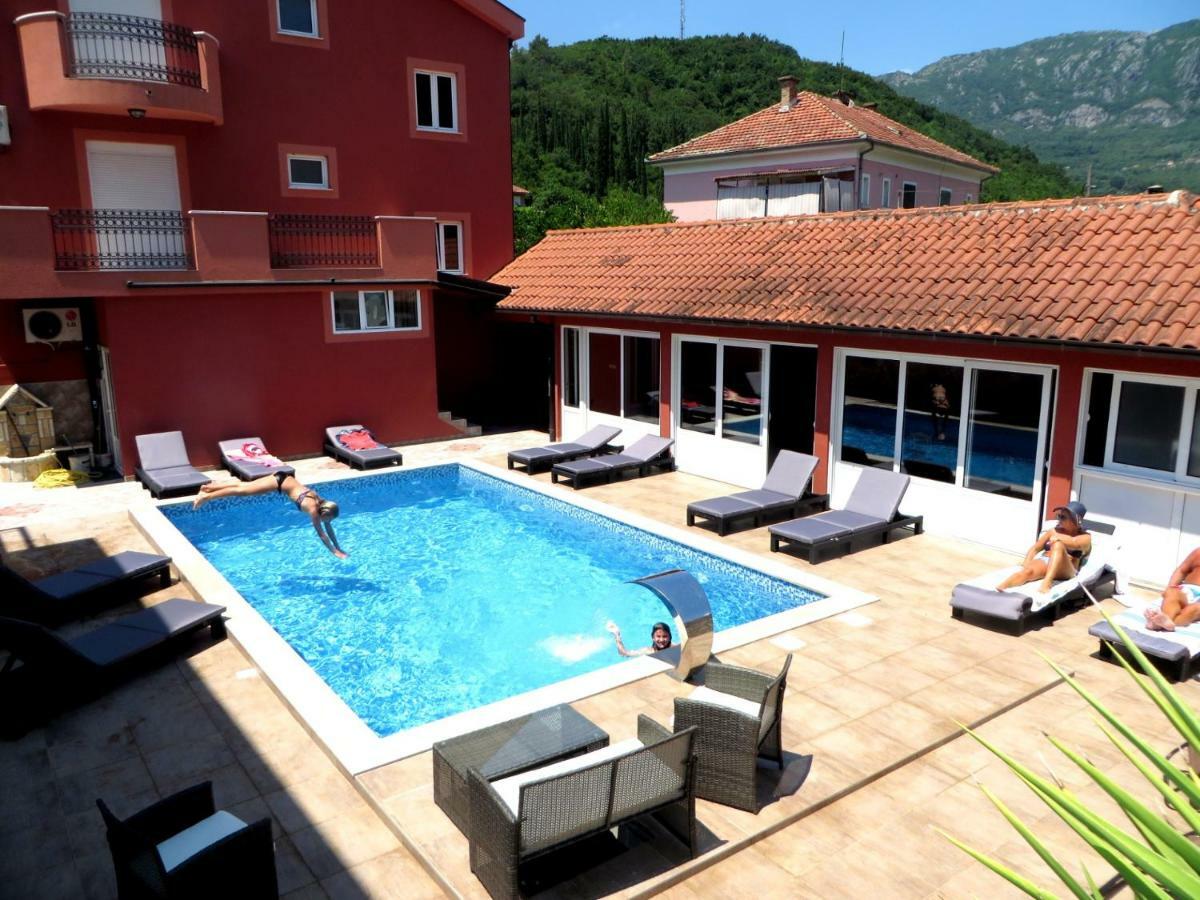 Guest House Villa Zivanovic Herceg Novi Buitenkant foto